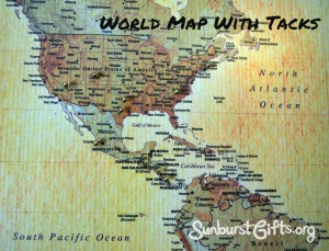 World Map With Tacks Gift