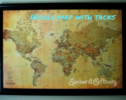 World Map With Tacks Gift