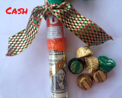 Christmas-candy-cane-cash-thoughtful-gift-idea