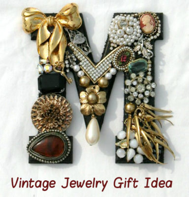 vintage-jewelry-thoughtful-gift-idea