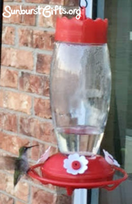 hummingbird-feeder-thoughtful-gift-idea